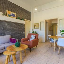 Lester 4-Bedroom Apartment in Mar Mikhael, hotel Al Mudawwar városában