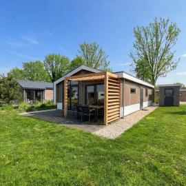 Sunset Beach Villa Modernes Waterfront für 6 Pers 5 Min zum Strand, hotel Hellevoetsluisben