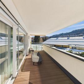 LakeSide Suite