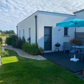 Logement entier tout confort dans maison neuve, hotel in Locquirec