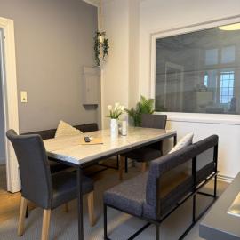 Geräumiges City-Apartment mit 2 Badezimmer und Parkplätzen D46-OG