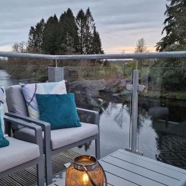 Modern apartment on the river in Callander