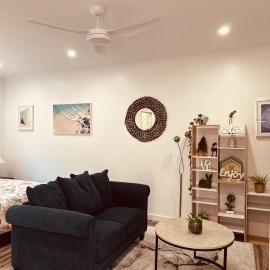 Modern Garden Studio by CENTERA- Near CBD and The Parade with Free Car Park