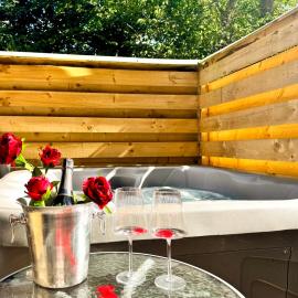 Balor 1 - Hot Tub-Perth-Pets, hotel u gradu Pert