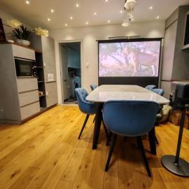 Shanghai Meiyinlin Guesthouse English Service VPN-embedded WiFi Free Laundry and Luggage Storage 宠物友好 客人专用卫生间 临时停车位 共享客厅商务娱乐设施齐全 可做饭 周边市场与服务丰富便利 安静隔音, hotel in Shanghai