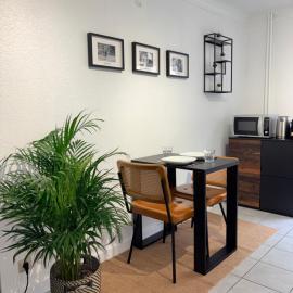 Apartment Café Ettelbrück，埃特布呂克的飯店