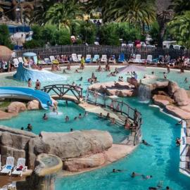Camping Les Sables d'Or Pirates World - Aquatique Vacances, hotel in Le Grau-dʼAgde