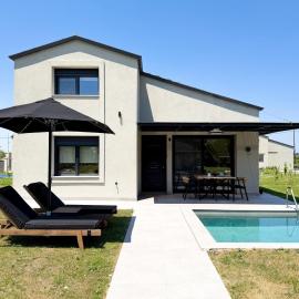 Ammos Luxury Pool Villas, hotel a Olympiakí Aktí
