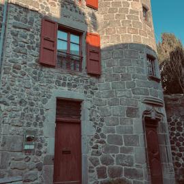 Murat - Maison des remparts, hotel in Murat