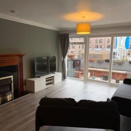 Spacious Glasgow Group Stay, hotel u gradu Glazgov
