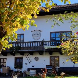 Der Blankhof "Back to Roots", hotelli kohteessa Bad Endorf