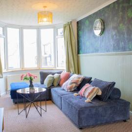 Harvard House, Stylish 3 Bedroom House in Solihull 5 mins to the NEC, BHX ,JLR with free parking
