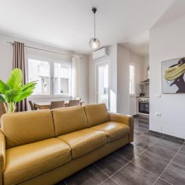 The Seabreeze Apartment by PikHost