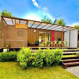 VRBA Premium riverside mobile house BIG BERRY, hotel u gradu Gradac