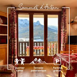Sommet d'Antan - Vue - Balcon - Parking، فندق في بارسلونات