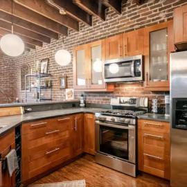 The Loft on Main, Penthouse Loft near Main Street