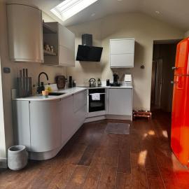 Pets- Garden- Bbq- Parking- Fireplace- Sleeps 6