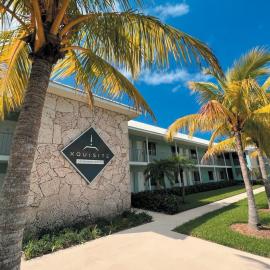 Xquisite Suites, Hotel in Freeport