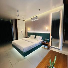 Velora Hotel And Resorts، فندق في Devāla