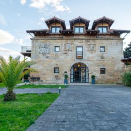 Sandoñana Old Palace Lodge, khách sạn ở Villafufre