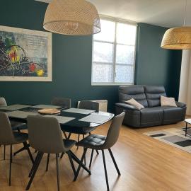 Appartement spacieux avec parking privé, hotel in Chalons en Champagne
