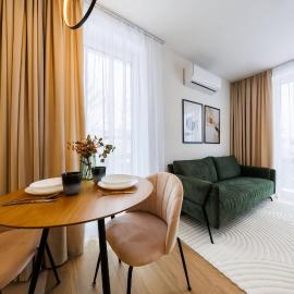 M4 Aura Apartments With AC, Free Parking by StayNest, hotel a Rzeszów