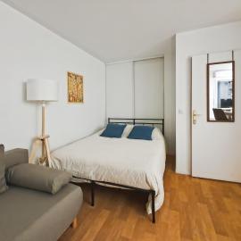 Parenthèse confortable avec balcon et parking، فندق في Luce
