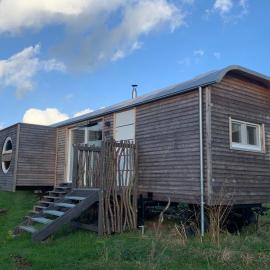 Zirkuswagen auf Rädern, Tinyhouse, Tinyhaus, auf grüner Wiese, ländlich, nahe Hamburg, Natur, hotel u gradu 'Hammah'
