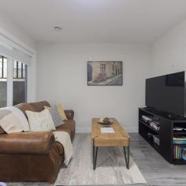 The Cozy Garden Suite - South Surrey Stay, Hotel in White Rock