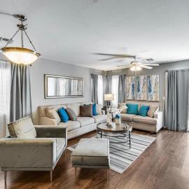 Spacious 4BR w Backyard Spa Near Westgate