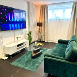 Luxx Home BC, KLIMAANLAGE -Erleben Sie Biberach in diesem Stilvollem Bungalow mit Charme und Komfort, hotel in Biberach an der Riß