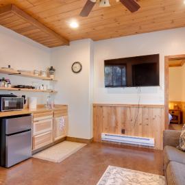 Woodsy Alton Couple's Retreat Near Bryce Canyon