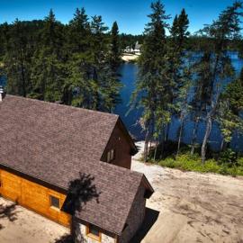 Les Chalets du Lac Serein (Ludger), hotel in Saint Ludger de Milot
