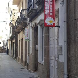 Tequeron, hotel v mestu Cee