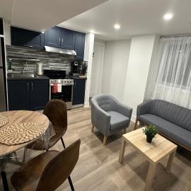 Cozy 2 Bedroom Basement Suite, hotel in Vaughan