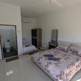 Tentang Kita Nature Stay, готель у місті Kampung Beseri