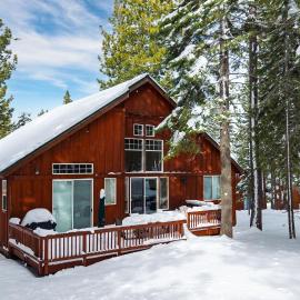 Pinewood Lodge by AvantStay