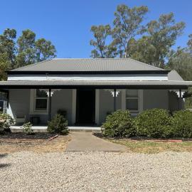 Clare Cottage on Wendouree, hotel v destinaci Clare