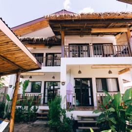 Studio Unit, 2 min to Beach, Life's a Beach Malinao, hotel in General Luna