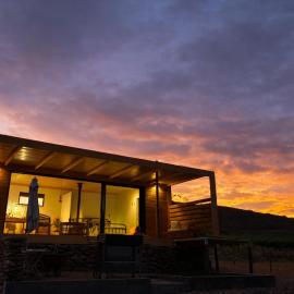 Arendsig Wine Estate and River Eco Cabin, hotel u gradu 'Robertson'