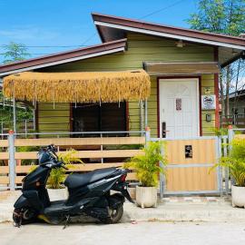 Olango Island - S&E-1 Tiny Guest House Fully Furnished with Hot Shower, Washer, Wi-Fi, Netflix & King-size Bed, hotel a Lapu Lapu City