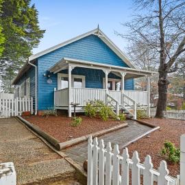 Bright 3-Bed House with Garden BBQ & Fireplace