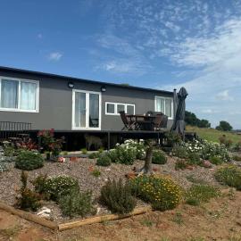 Coolabunia में, होटल Country Charm Cabins 2 Bedroom Tiny Home