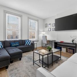 Spacious 3BR Whole House in St Louis, hotel in Saint Louis