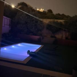 Amman में, होटल Private Chalet in Dabouq , Night-Lit
