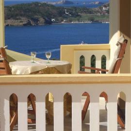 Melina's sunset-Cozy studio with amazing sea view and sunset, hotel v destinácii Myrties