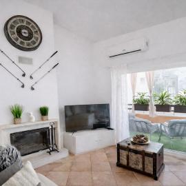 Lo Exclusive Lisboa - Apartament with terrace and golf view, готель у місті Шарнека