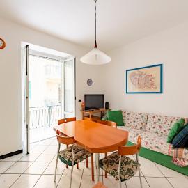 JOIVY Cosy flat with parking in Chiavari