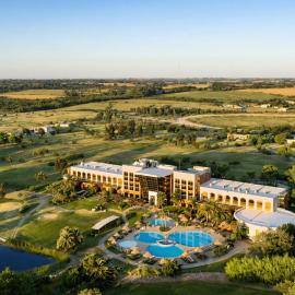 Sheraton Colonia Golf & Spa Resort, מלון בקולוניה דל סקרמנטו
