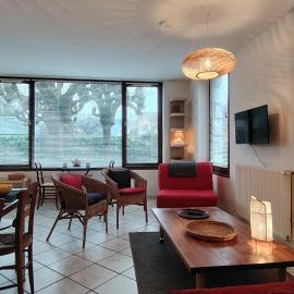 Cabana & Le Paisible - Proche Lac, hotel in La Pirraz